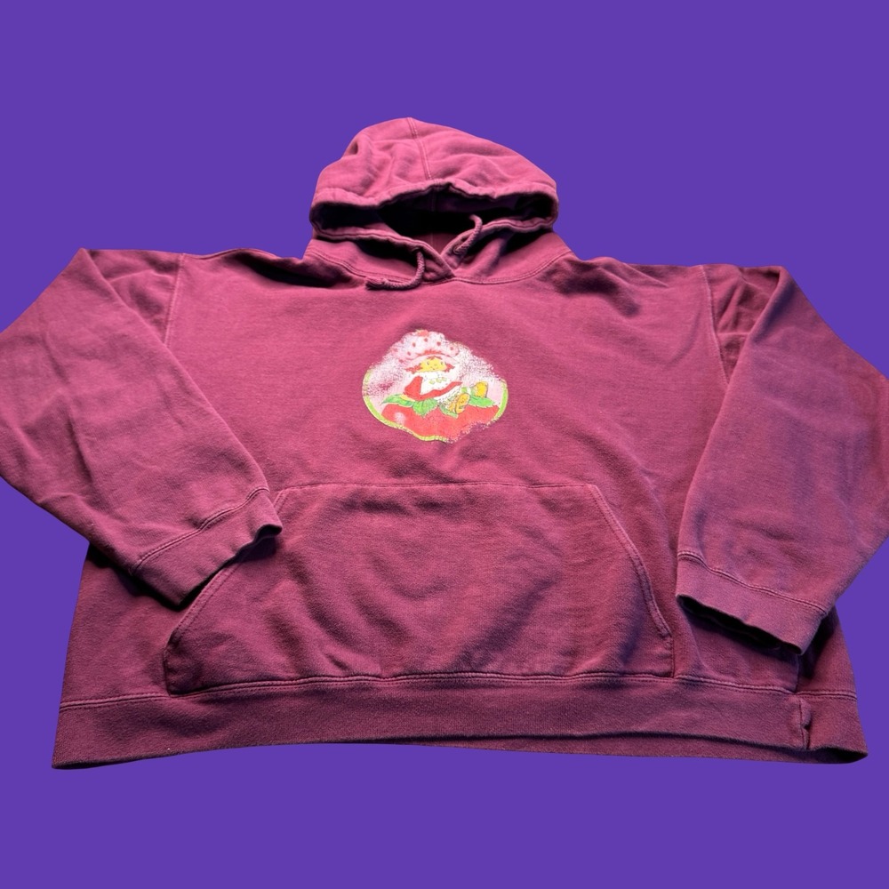 Strawberry Shortcake Hoodie XL Burgundy 2006 Graphic Pullover Y2K Sweatshirt